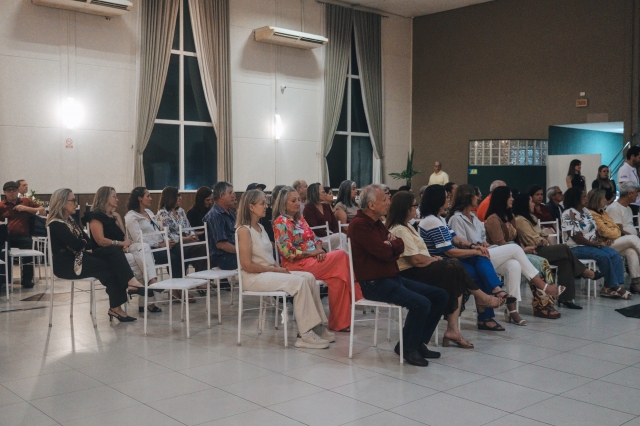 BCPREVI homenageia servidores recém-aposentados