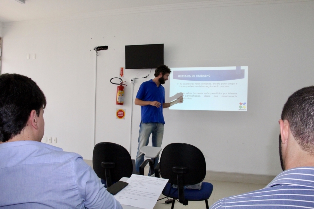 Servidores municipais participam de palestra do Programa de Integração